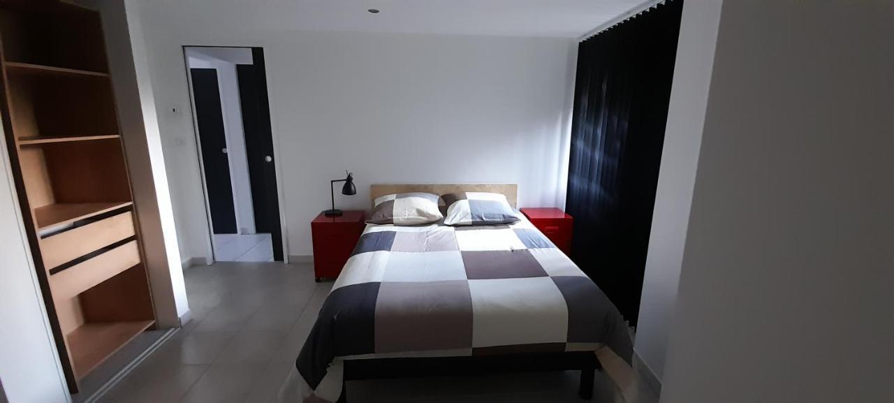 Chez Nave Au Pied Du Meygal Apartment Boussoulet Екстериор снимка